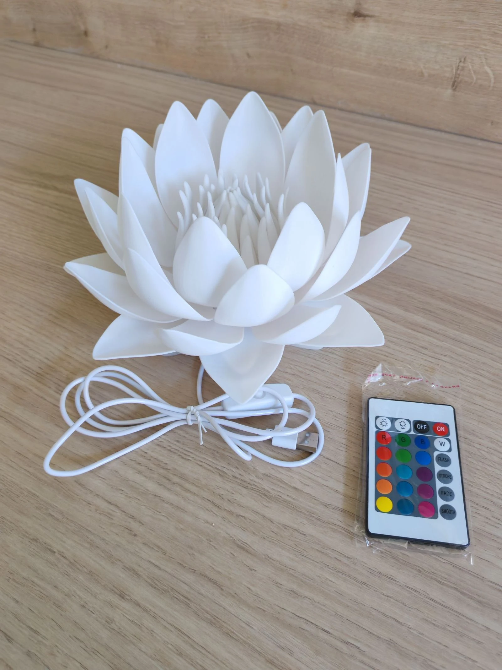 Lampe fleur de lotus LED RGB – photo 8